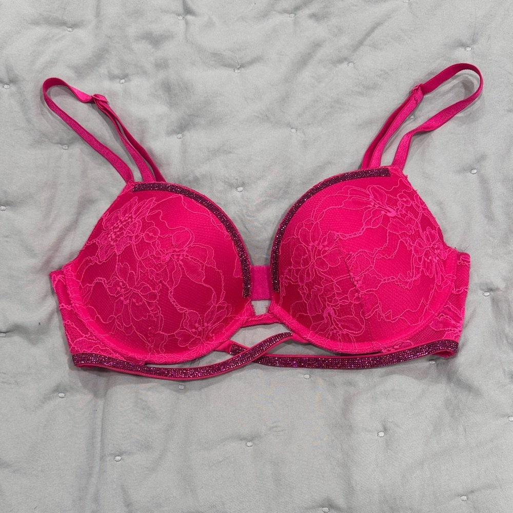 Victoria’s Secret Lace Shine Push Up Bra 32D